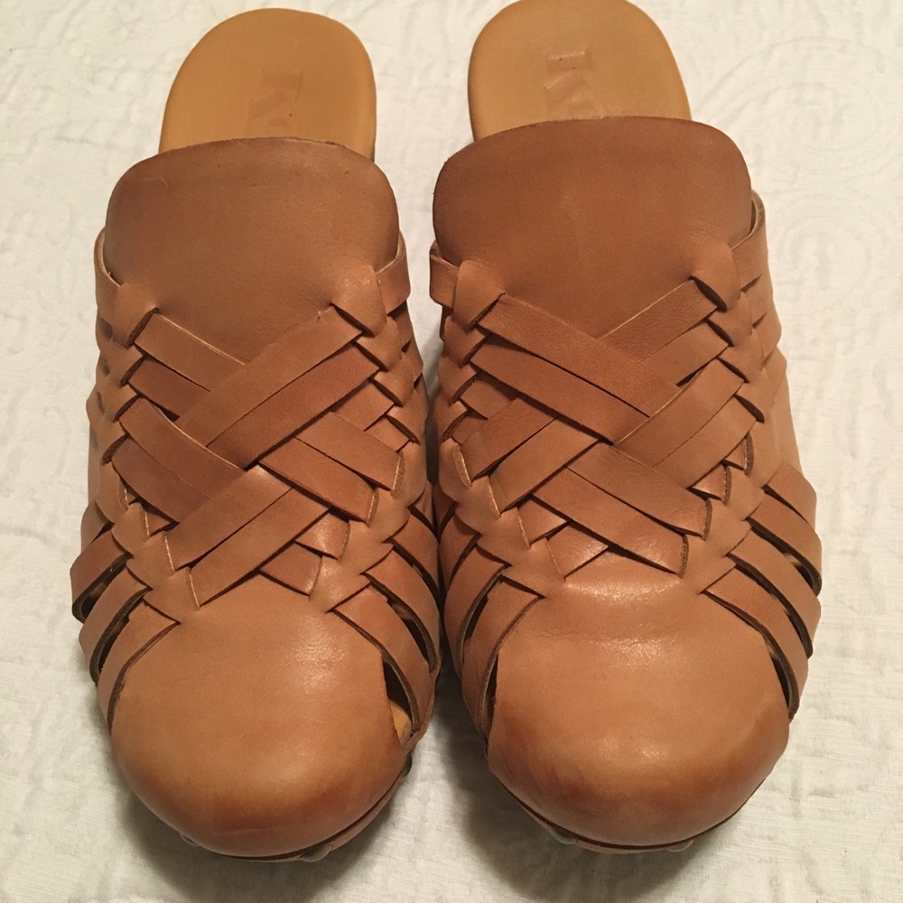 Korks Leather Clogs